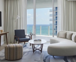 Двухместный люкс c 1 комнатой с видом на океан двуспальная кровать в Four Seasons Hotel and Residences Fort Lauderdale