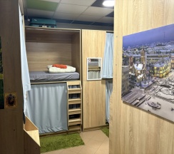 Кровать в общем номере в Флэтком