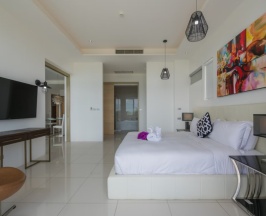 Вилла с бассейном с 3 комнатами в The View Phuket By Resava