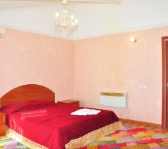 Номер улучшенный с 1 двуспальной кроватью в Волна