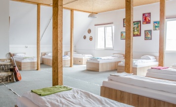 19-ти местный Мансарда в Лайк