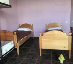 Комната стандарт с 2 односпальными и 1 двухъярусной кроватью Волшебная в Портал Белуха