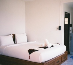 Двухместный номер Standard с видом на сад двуспальная кровать в Silver Beach Resort