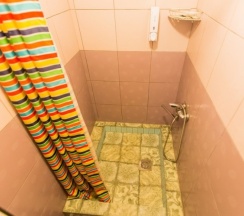 Небольшая двухместная комната с раздельными кроватями в Gallery and more