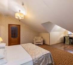 Улучшенный "Мансарда" в Ланкастер корт