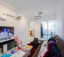 Полулюкс с балконом в W Phuket Residences