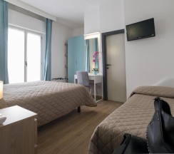 Трёхместный номер Standard в Hotel Levante