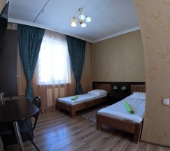 Трёхместный номер эконом-класса в Людмила