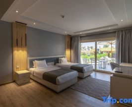 Люкс Posh Club Royal в Sunrise Crystal Bay Resort