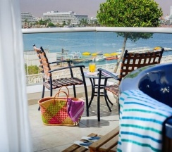 Люкс Jacuzzi Deluxe с балконом в Hotel Aria