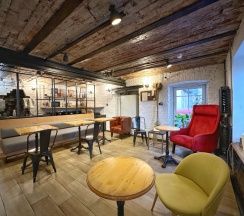 Студия с мини-кухней и собственной ванной комнатой “Фрэнсис” в Bookcase Hotel&Hostel