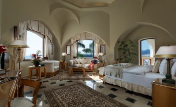 Вилла Дуплекс с видом на море в Mövenpick Resort Sharm El Sheik Naama Bay