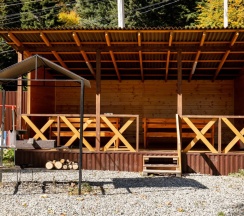 Коттедж с красивым видом из окна в Maas