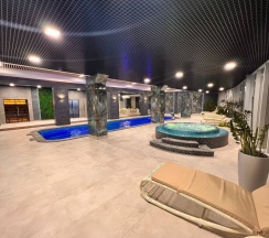 Стандарт + включён Бассейн и SPA в Роза ветров