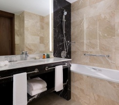 Двухместный номер Deluxe двуспальная кровать в Hilton Astana