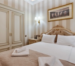 [12] Изысканные апартаменты у Дворцовой площади с кондиционером | ул. Б.Морская, 34 в Darooms