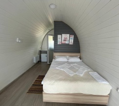 Коттедж улучшенный с 1 двуспальной кроватью (Глемпинг делюкс) в Набережная №1