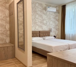 Семейный двухкомнатный без балкона вид на парк в Черноморец