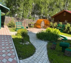 В центре Суздаля семейный   двухкомнатный номер  с  кухней и санузлом  в С видом на Кремль