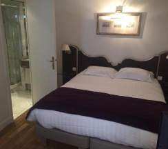 Двухместный номер Standard двуспальная кровать в Hôtel Suites Unic Renoir Saint Germain