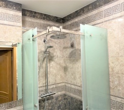 Двухместные апартаменты с 2 комнатами с видом на город двуспальная кровать в Апартаменты InterLoft 7 Old Town Free Parking Wi-Fi 100/50 Smart TV