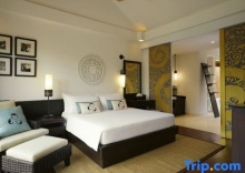 Трёхместный полулюкс с балконом и с видом на бассейн в Mövenpick Asara Resort & Spa Hua Hin