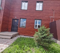 Коттедж с красивым видом из окна в Удачный