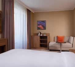 НОМЕР КАТЕГОРИИ SUPERIOR С БОЛЬШОЙ КРОВАТЬЮ (KING SIZE) в Doubletree by Hilton Tyumen