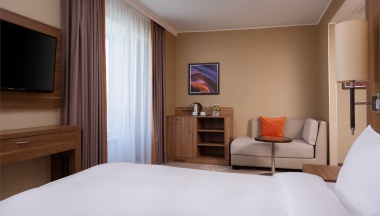 НОМЕР КАТЕГОРИИ SUPERIOR С БОЛЬШОЙ КРОВАТЬЮ (KING SIZE) в Doubletree by Hilton Tyumen