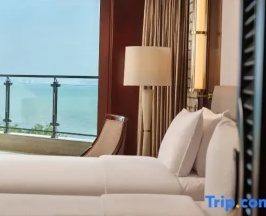 Двухместный номер Standard с видом на озеро (2 отдельные кровати) в Tangla Hotel Sanya