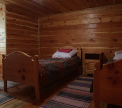 Комната эконом с 2 односпальными кроватями Кедровый дом (общие удобства) в Портал Белуха