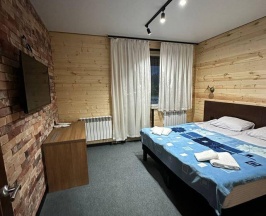 Номер полулюкс семейный №35 в Алатау Люкс