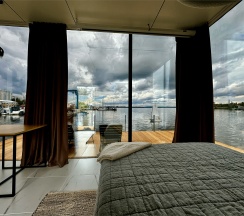 Зеркальный дом в F911