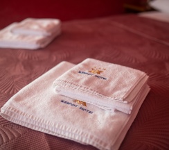 Люкс 2-х комнатный 2-х местный с большой кроватью в Жемчуг