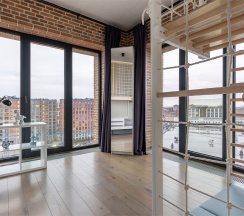 Апартамент с детской для 6-ти гостей с видом на город в Sv Loft Apart