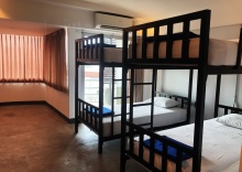 Кровать в общем номере с видом на город в Bodega Koh Samui - Adults Only - Hostel