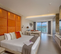 Двухместный Jacuzzi полулюкс с видом на море двуспальная кровать в Cape Sienna Gourmet Hotel & Villas