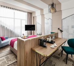 Привилегия, вид на озеро в Mercure