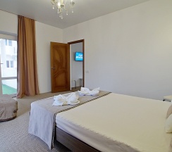 Стандартный семейный двухкомнатный номер с террасой в Белое солнце