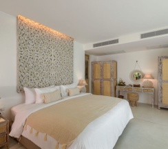 Люкс Pool Access в Eden Beach Khaolak Resort and Spa A Lopesan Collection Hotel