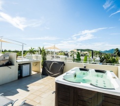 Вилла Deluxe с 2 комнатами с видом на бассейн в Отель The Oriental Beach Pearl