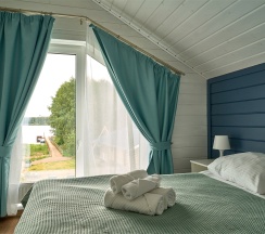 Коттедж с террасой и уличным джакузи в Ялкала