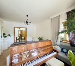 Дом улучшенный в У китайской беседки