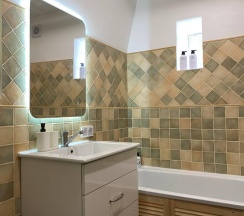 Коттедж улучшенный с 2 односпальными и 2 двуспальными кроватями в Гостевой дом