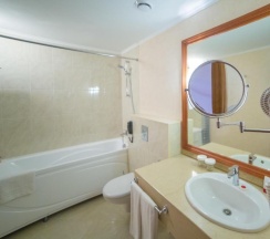 Двухместный номер Deluxe двуспальная кровать в Ramada by Wyndham Almaty