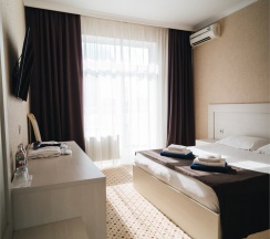 Двухместный номер Delux с кроватью размера "KingSize" и балконом в GemstHotel & SPA