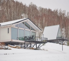 Вилла с террасой и видом на горы в Алтай Пэлас