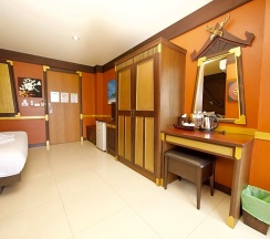 Двухместный номер Standard с балконом двуспальная кровать в 99 Residence Patong