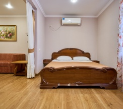 Семейный четырехместный номер в Лотос