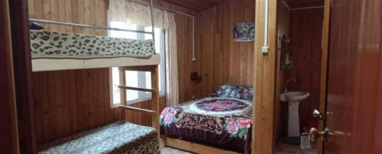 Комната стандарт с 1 двуспальной и 1 двухъярусной кроватью в Камень Льва